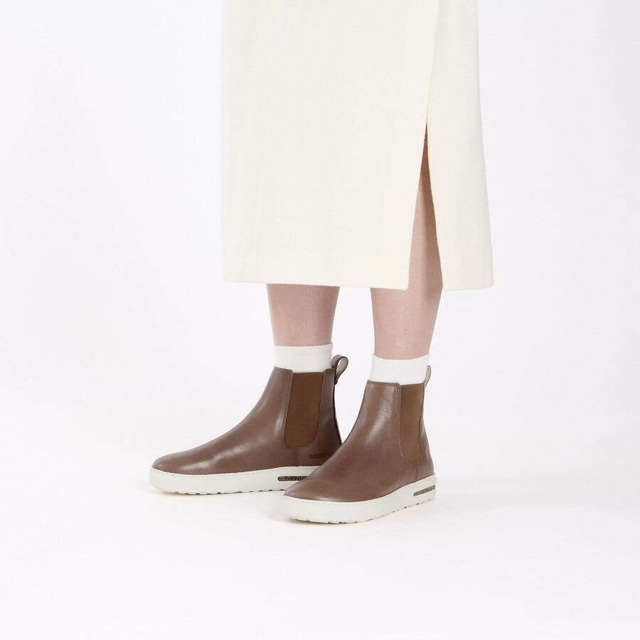 bend chelsea natural leather