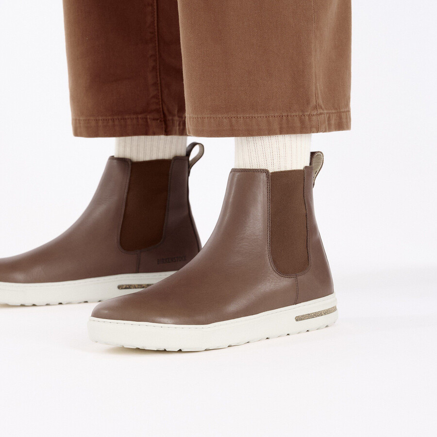bend chelsea natural leather