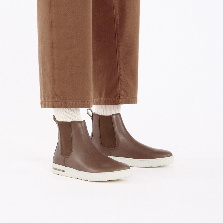 bend chelsea natural leather