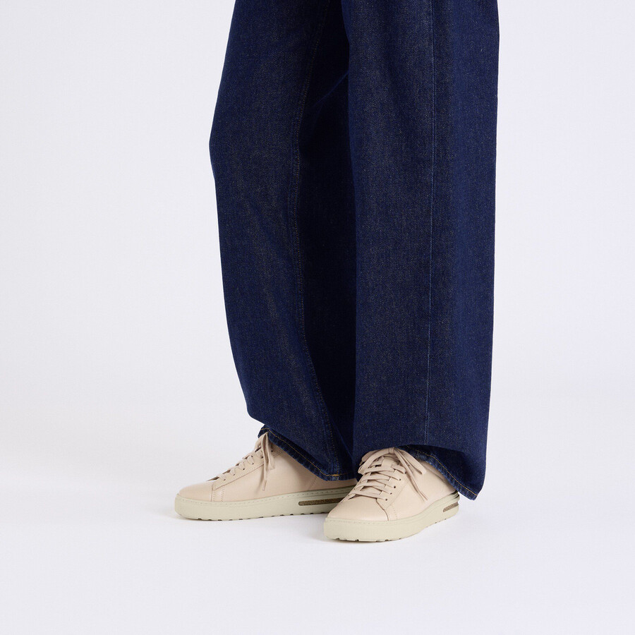 bend low natural leather patent